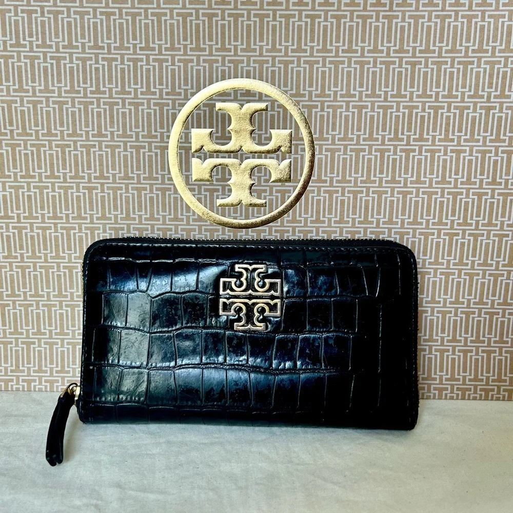 Tory Burch Britten Embossed zip continental wallet - Picture 1 of 8